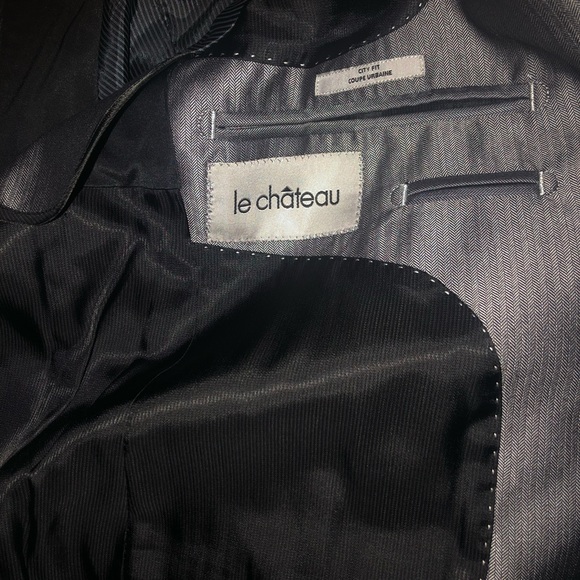 **Le Château Grey/Silver Suit Jacket and Vest Set** - Picture 4 of 4